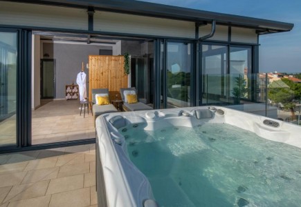 Apartment with a Jacuzzi as an Advantage for Guests and Property Owners