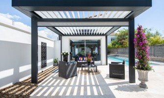 Advantages and disadvantages of bioclimatic pergolas