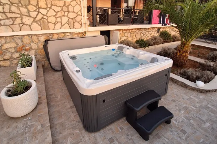 Hot Tub Gamma 223