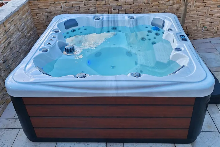 Hot tub Beta 606