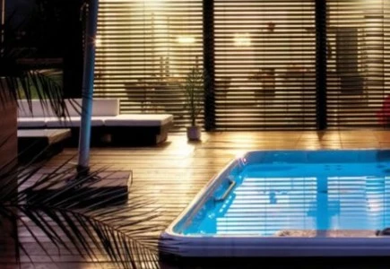 Advantages of a counter-current swimming pool