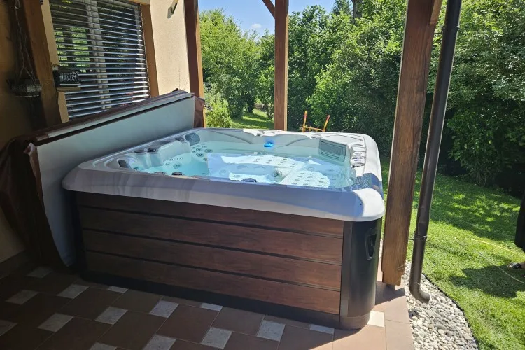 Hot tub Beta 523