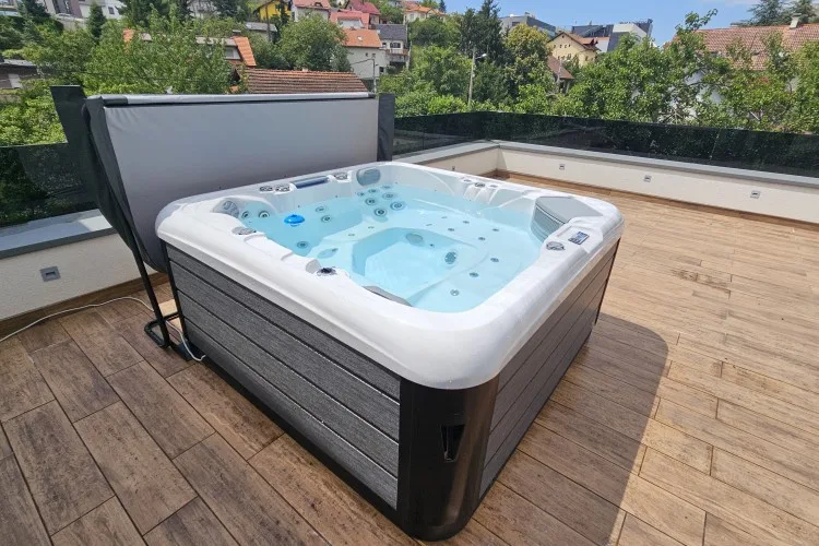 Hot tub Beta Alpha 723