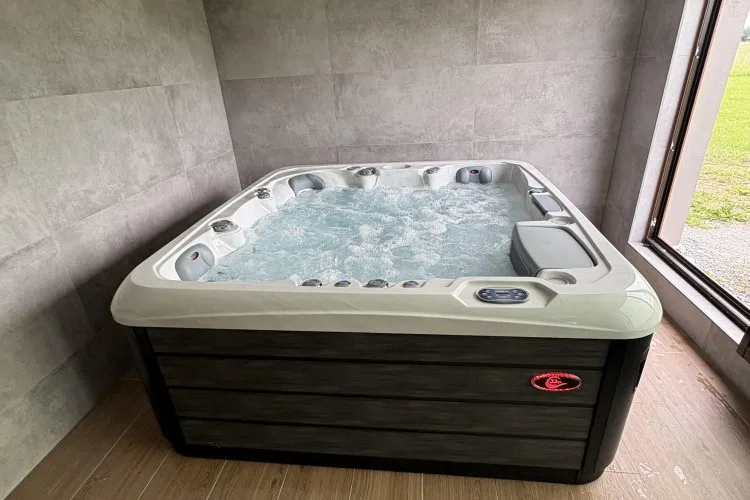 Hot Tub Beta 623a