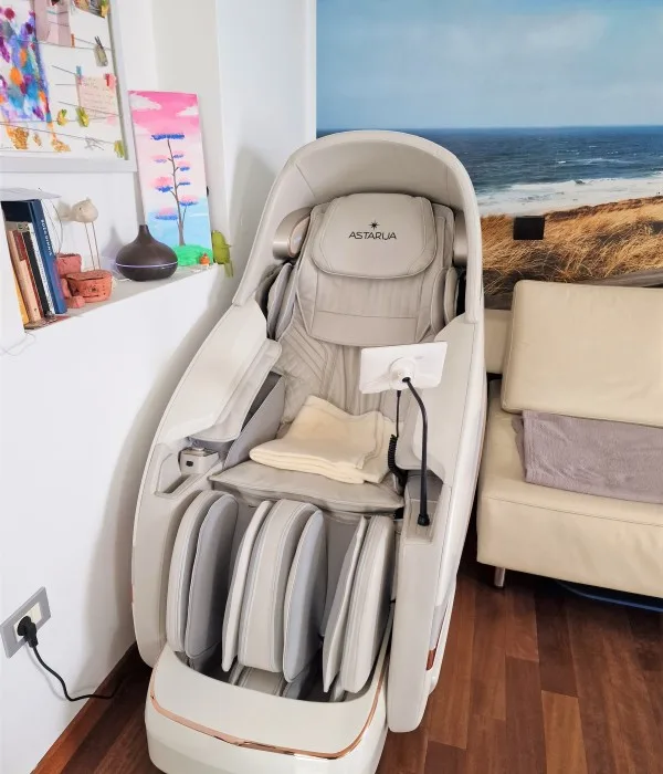 ASTARIJA AJ-131 PLUS massage chair in white