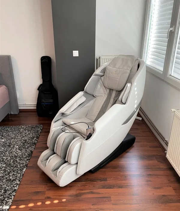 ASTARIJA AJ-355 massage chair in white