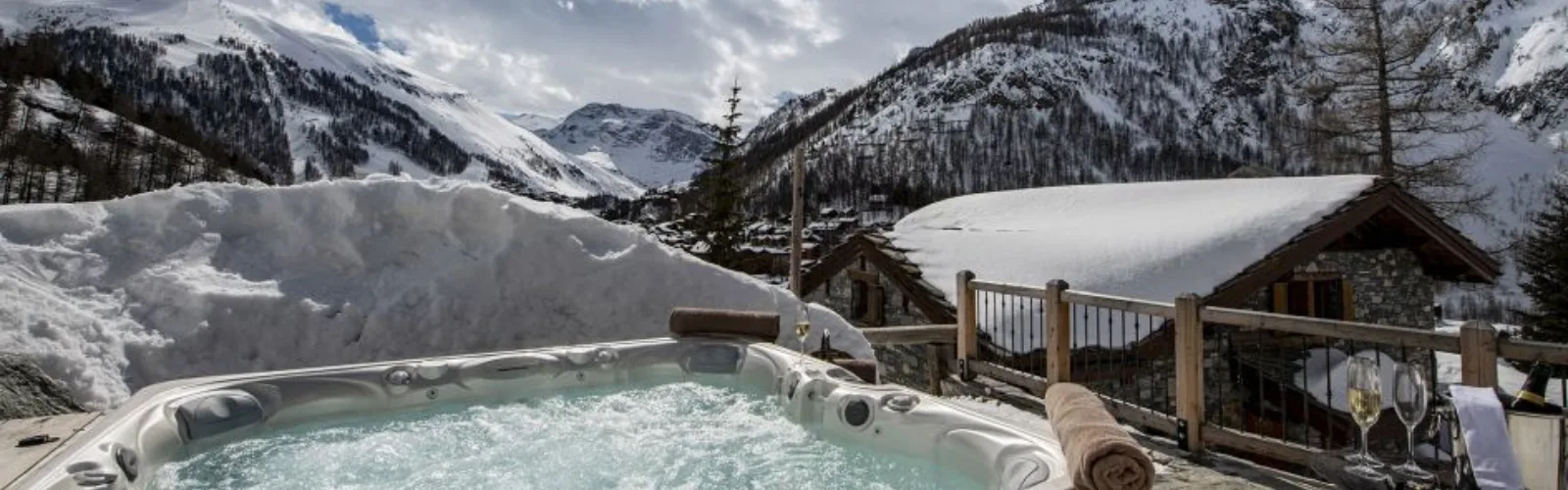 Benefits of using a hot tub in winter