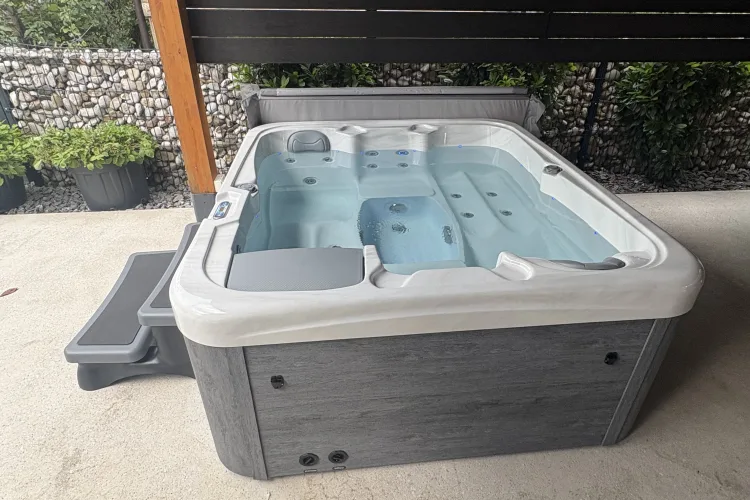 Hot tub Gamma 222
