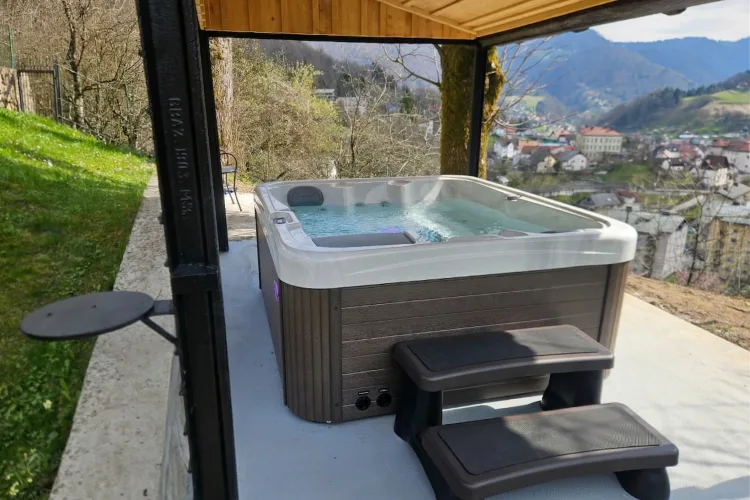 Hot Tub Gamma 122