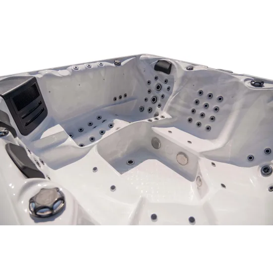 JJSPA Alpha 815 - Hot tub